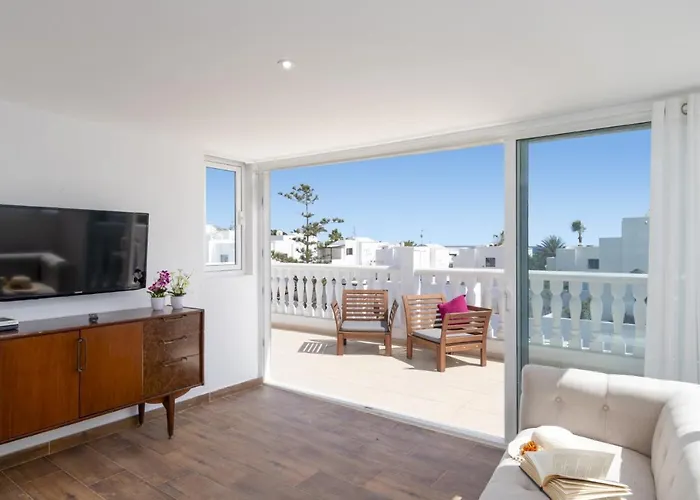 Sunny Side By Puerto del Carmen (Lanzarote)